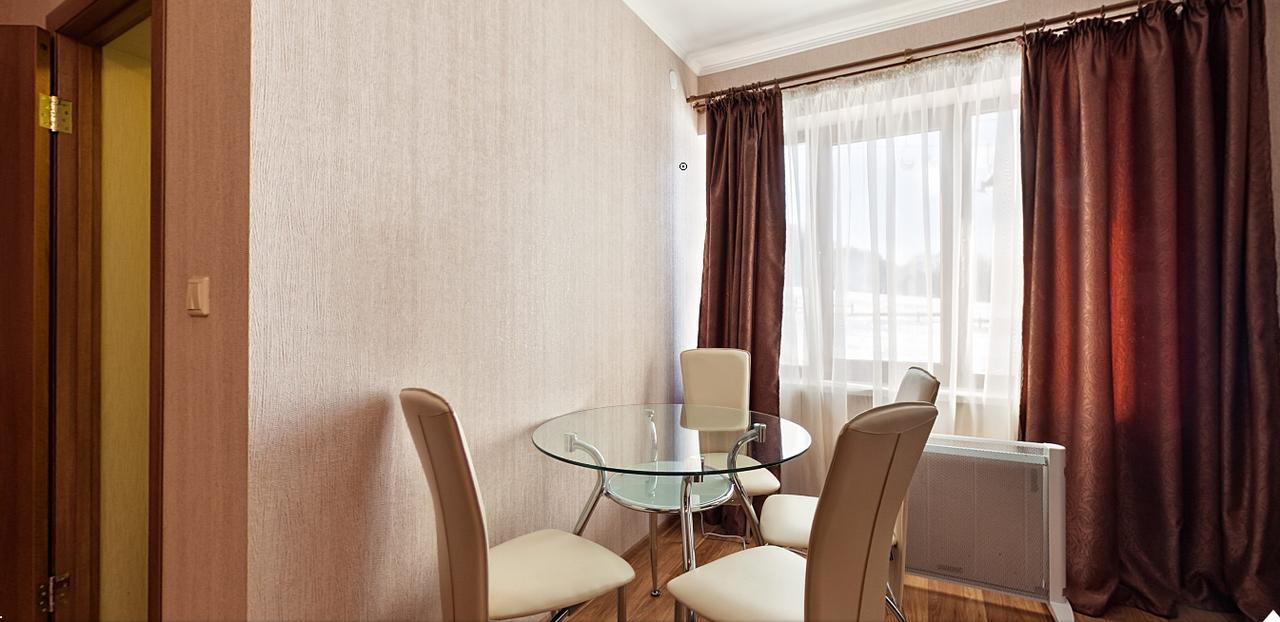 Hotel Alpen House Vyška Exteriér fotografie