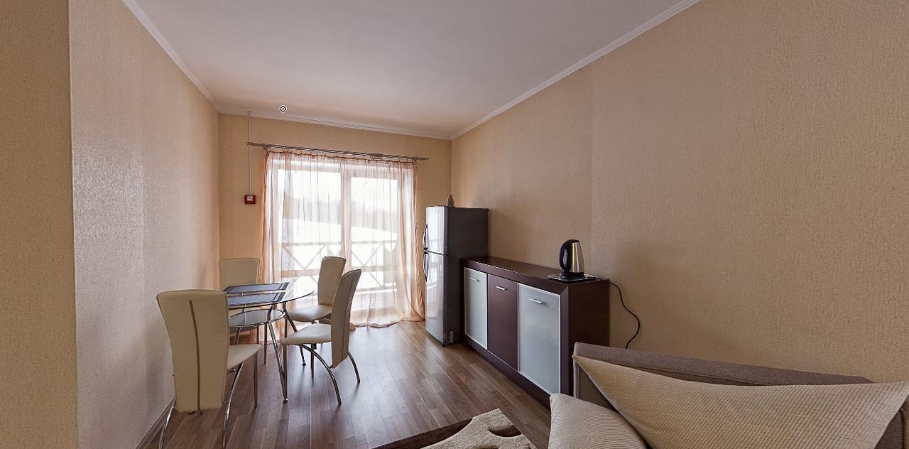 Hotel Alpen House Vyška Exteriér fotografie